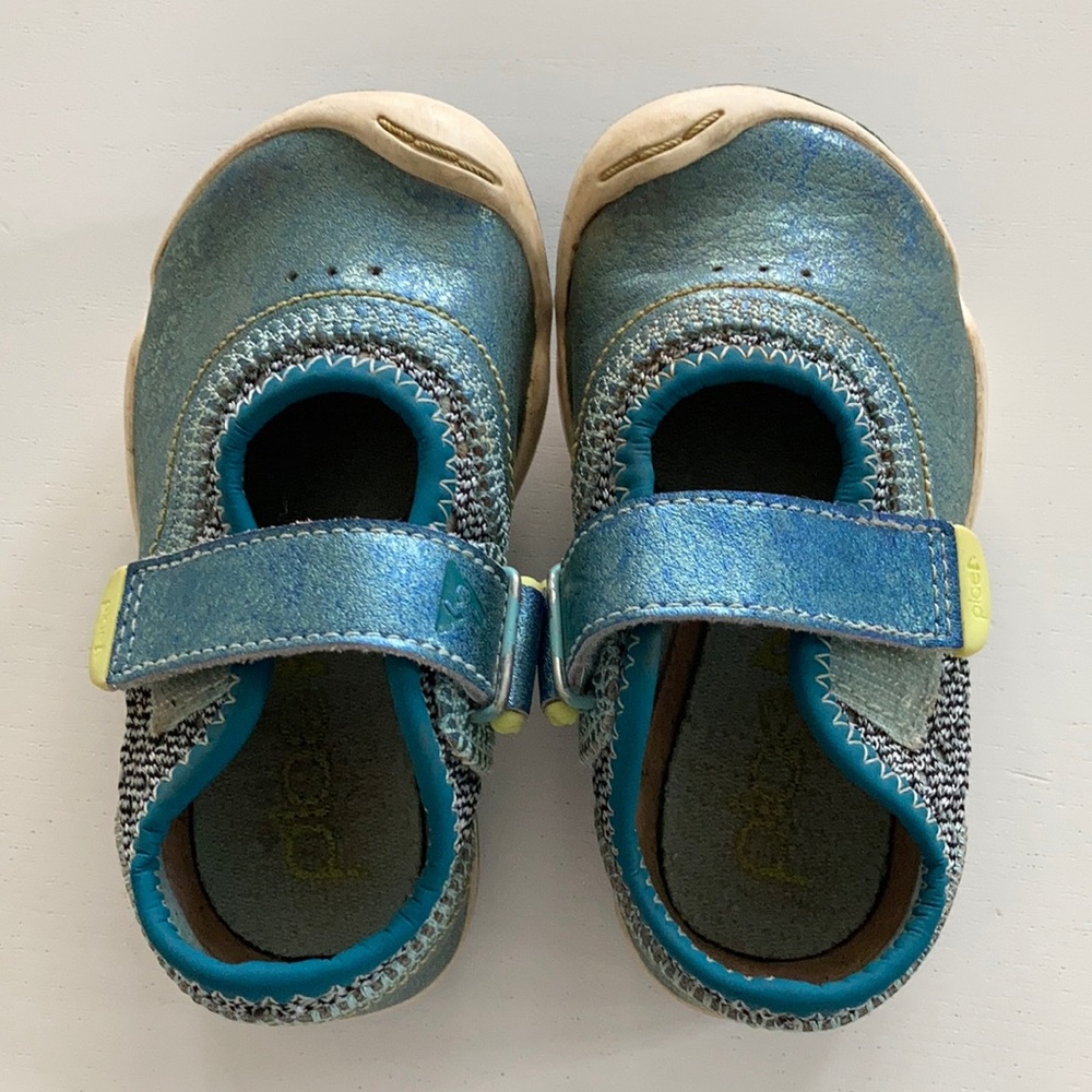 Plae Mary Jane shoes